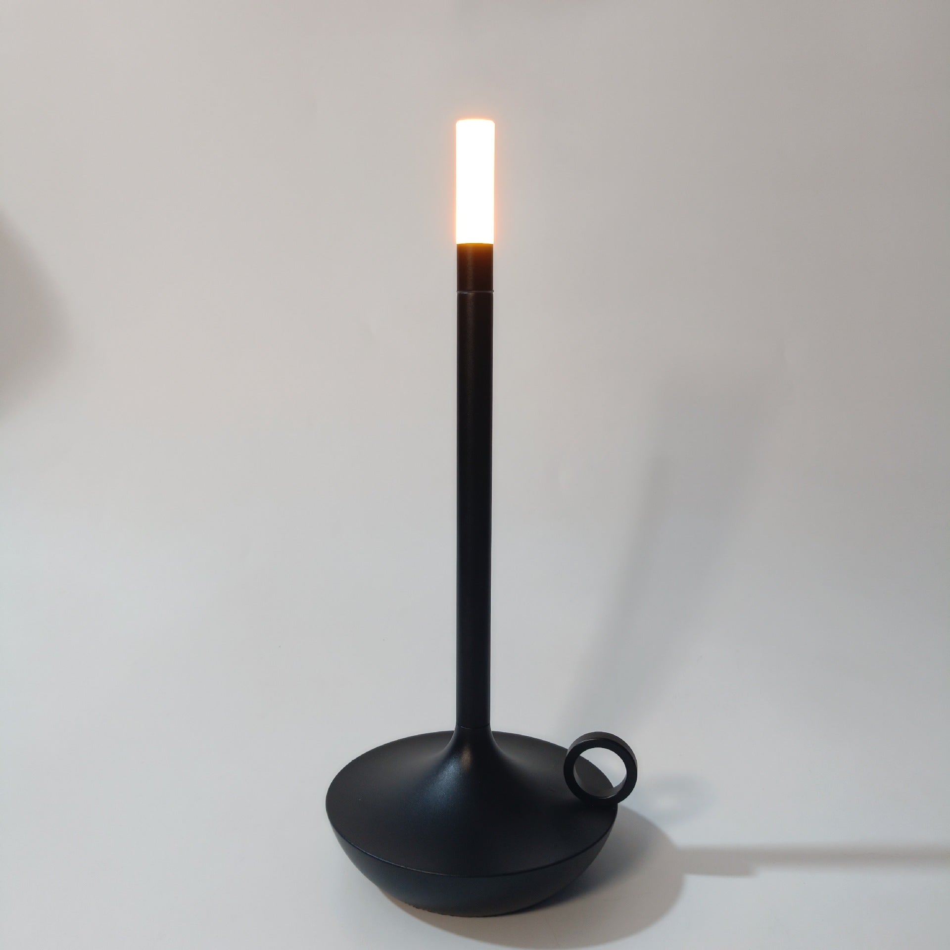 Bordslampa Tacta uppladdningsbar