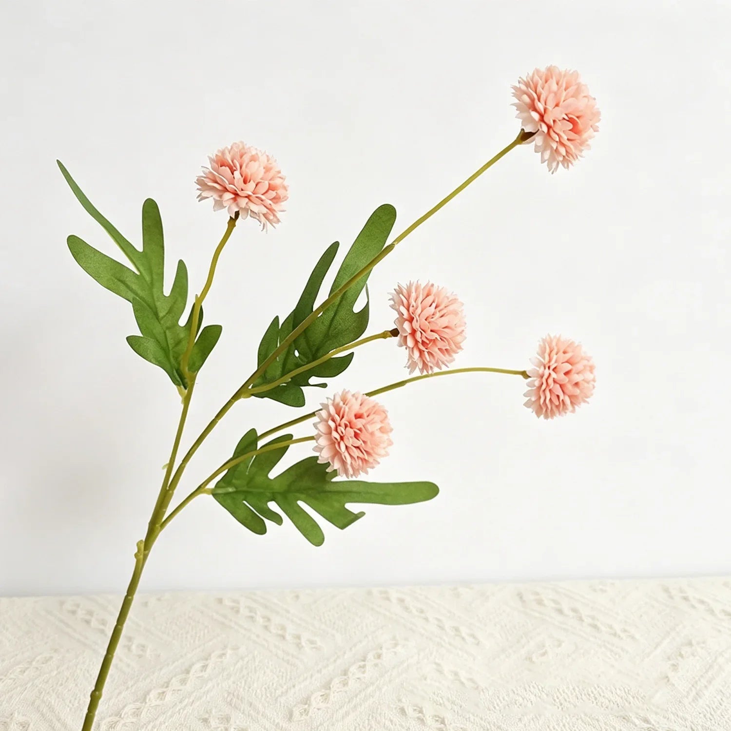 Konstkvist Kiku Pompon 51cm
