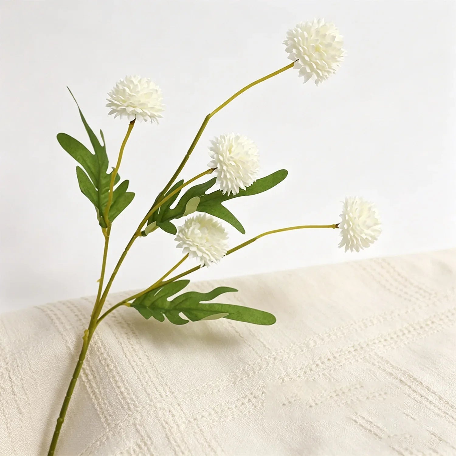 Konstkvist Kiku Pompon 51cm