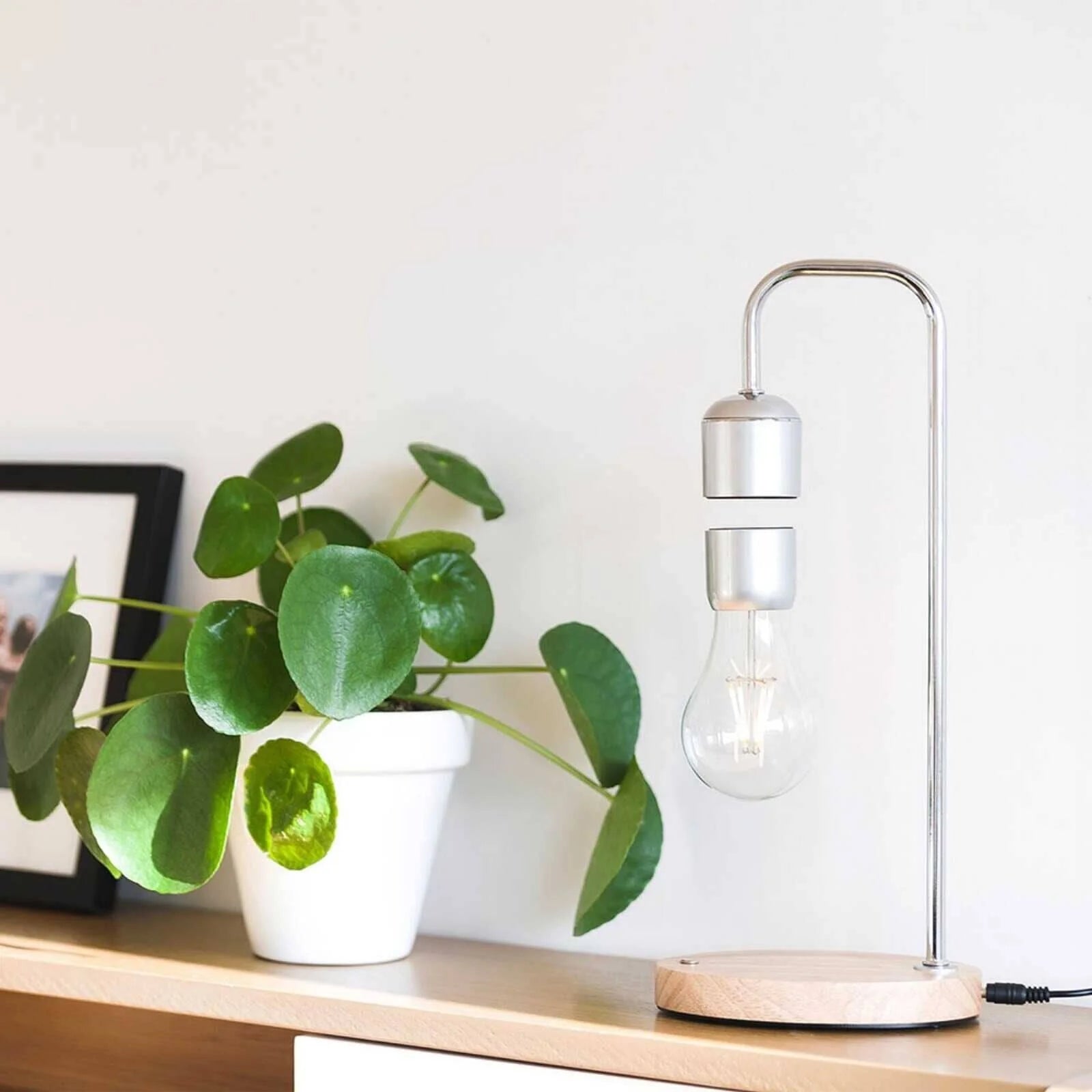 Bordslampa Levitas Magnetiskt Svävande